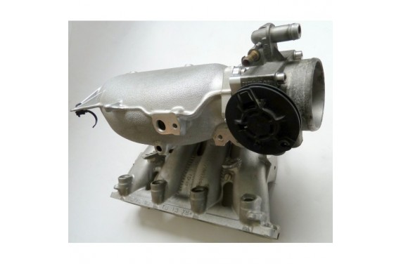 Bride d’adaptation de papillon de Clio RS sur une pipe d’admission C2 VTS