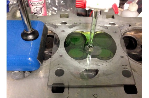 Mesure volume de chambre de culasse